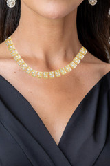 Gold | Scattered Pearl Metal Necklace Model
