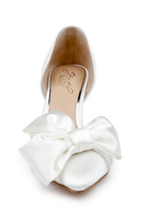 Ivory | Sidney Bow d'Orsay Pumps Front
