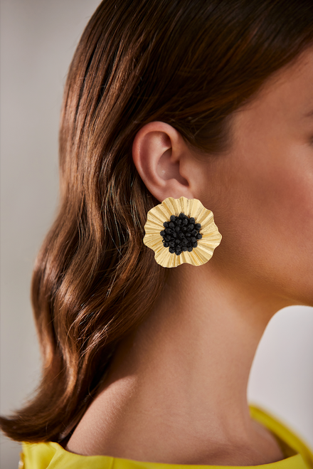 Gold | Black Beaded Center Flower Stud Earring